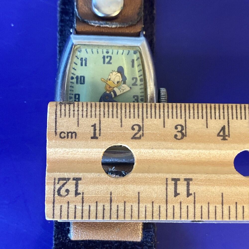 Ingersoll/US Time 1940's Donald Duck Watch-Mechanism Operates Sporadically - Picture 5 of 6